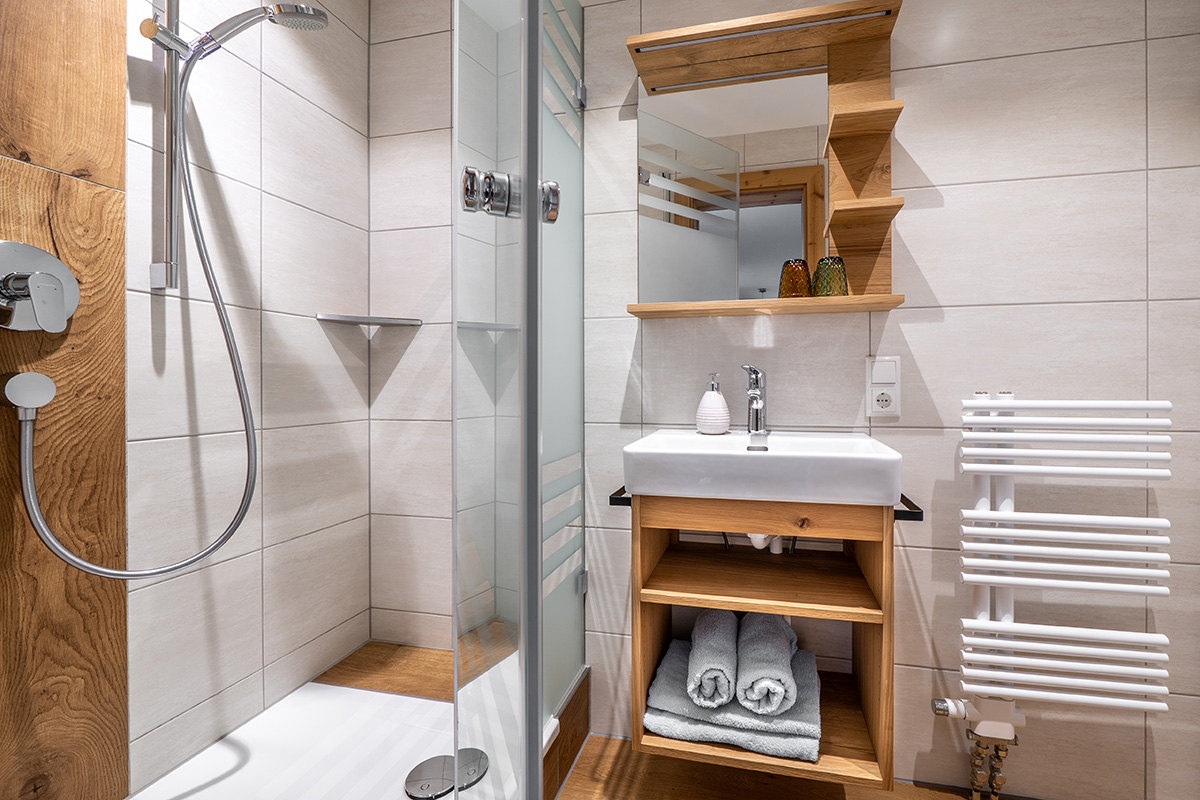 Moritzenhof-Lenggries-Gaestezimmer-Doppelzimmer-Bad-Zimmer-2 Moritzenhof-Lenggries-Gaestezimmer-Doppelzimmer-Bad-Zimmer-2